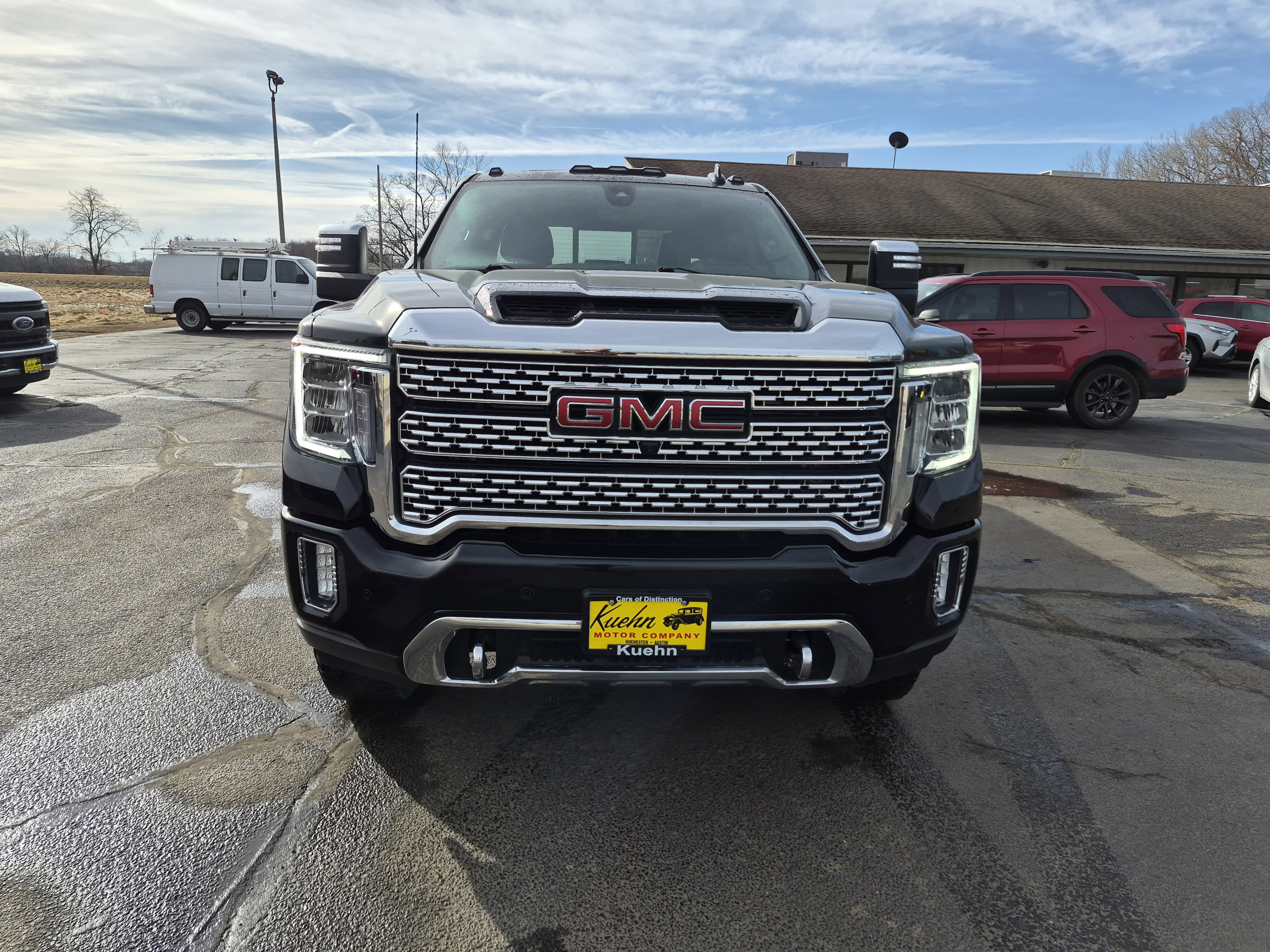 Used 2021 GMC Sierra 2500 Denali w/ Denali Black Diamond Edition image 3