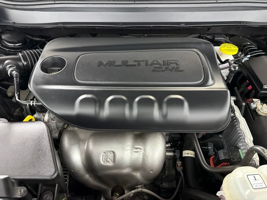 Used 2023 Jeep Cherokee Altitude Lux w/ Mopar Interior Package AWD/4WD image 36