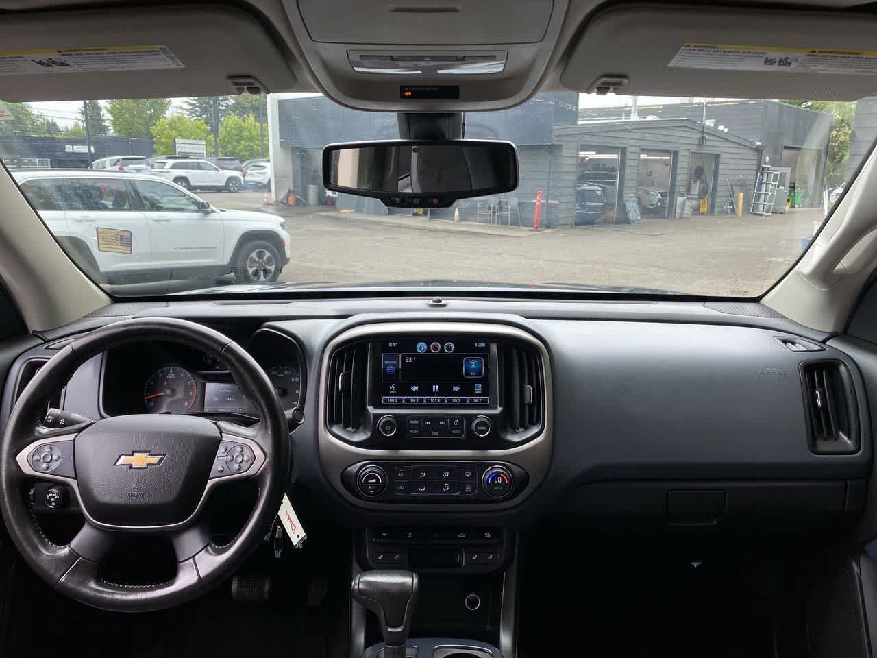 Used 2015 Chevrolet Colorado Z71 AWD/4WD image 12