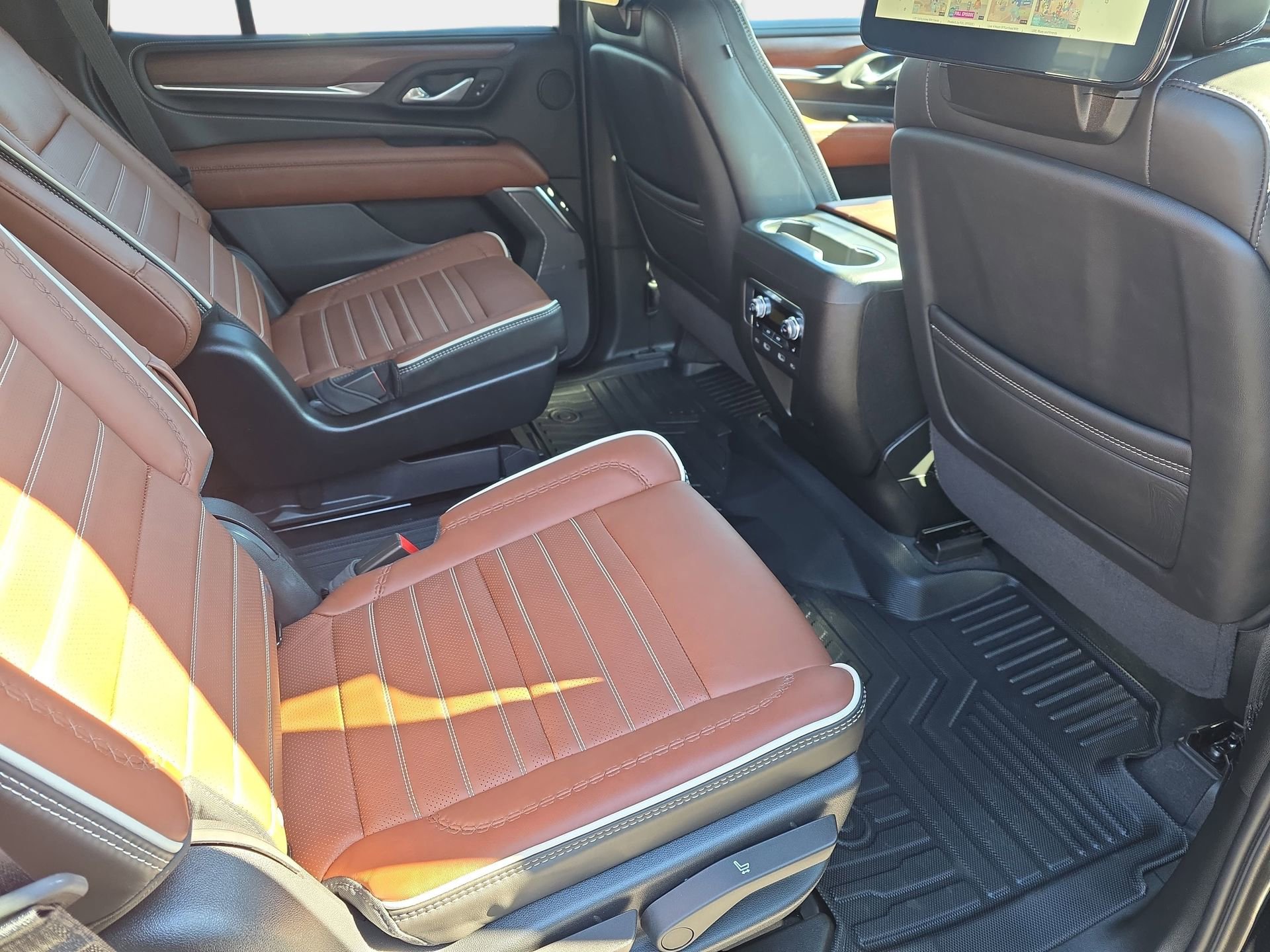 Used 2024 GMC Yukon Denali Ultimate image 11