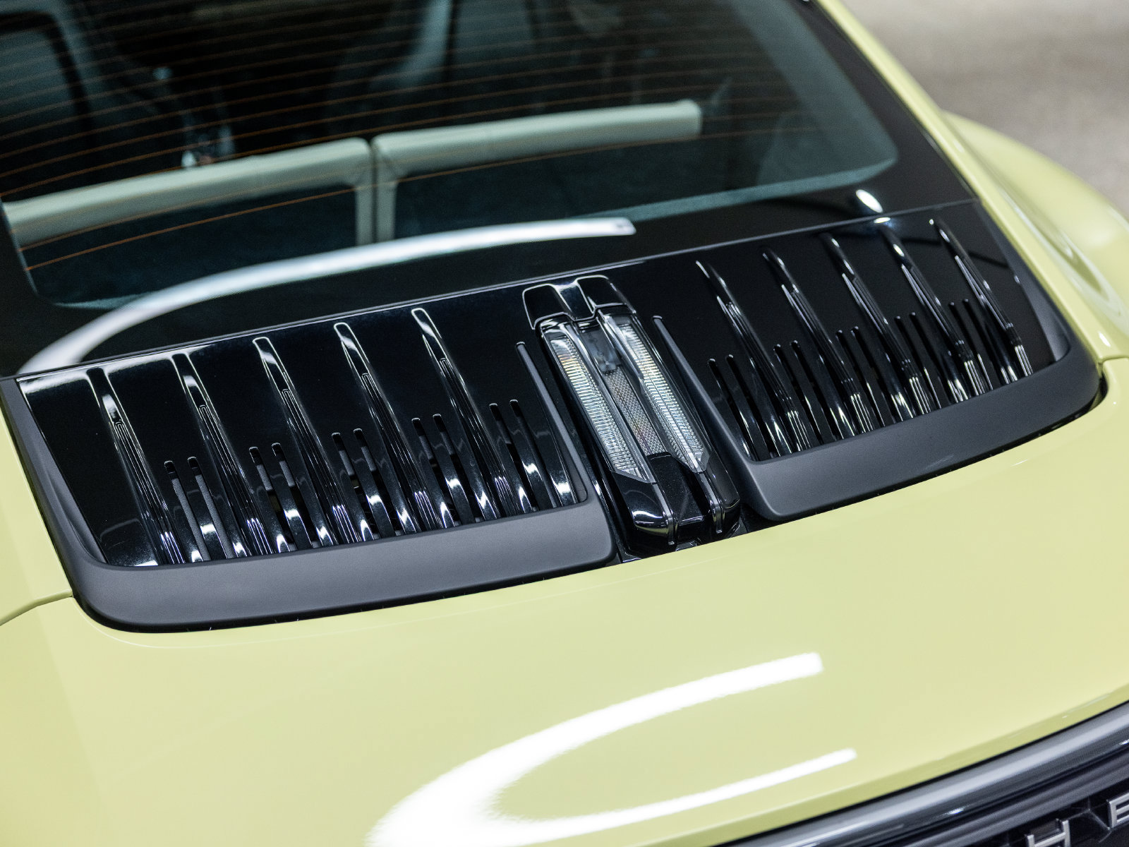 Certified 2025 Porsche 911 Carrera RWD image 21