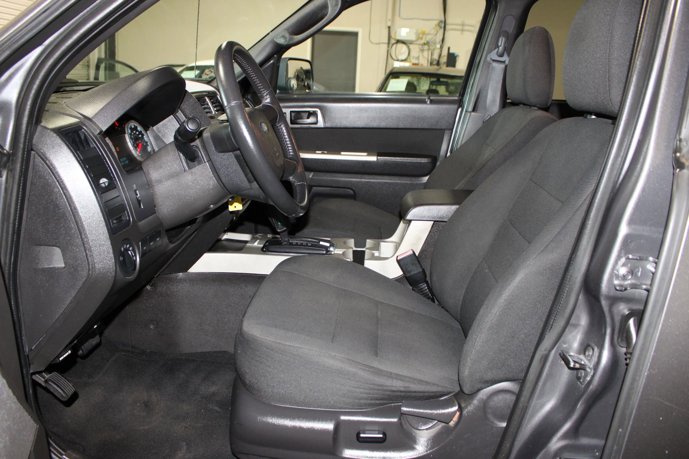 Used 2010 Ford Escape XLT FWD image 8