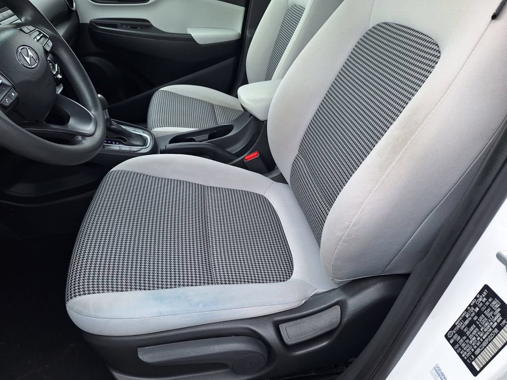 Used 2023 Hyundai Kona SE w/ Cargo Package FWD image 10