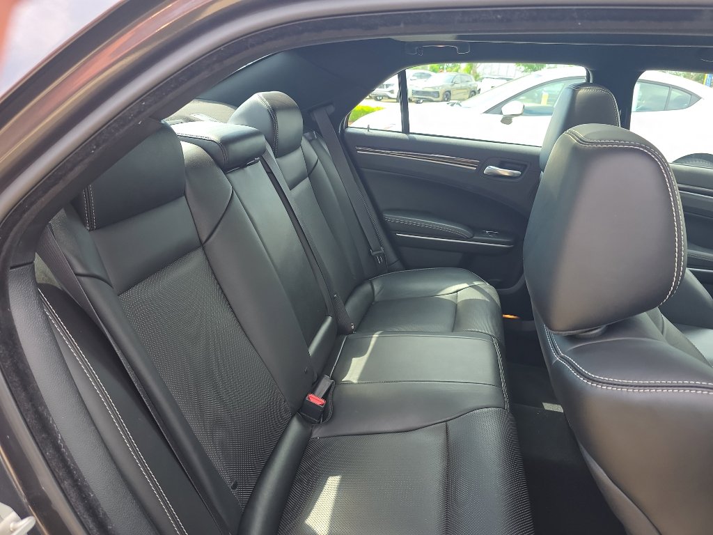 Used 2023 Chrysler 300 S w/ Comfort Group RWD image 22
