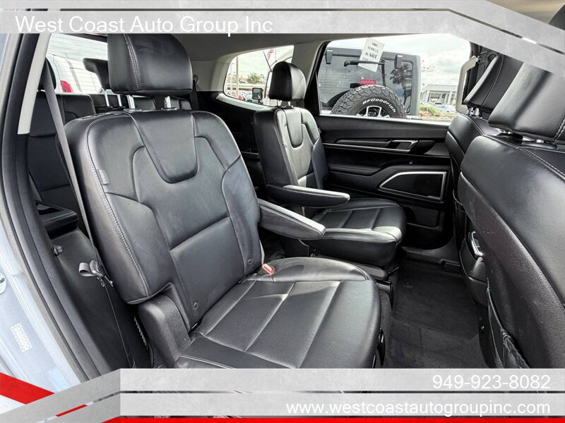 Used 2025 Kia Telluride S AWD/4WD image 11