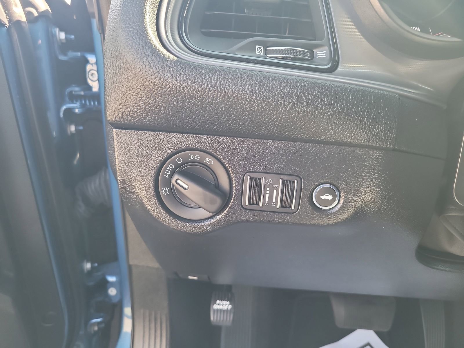 Used 2023 Dodge Challenger SXT AWD/4WD image 17