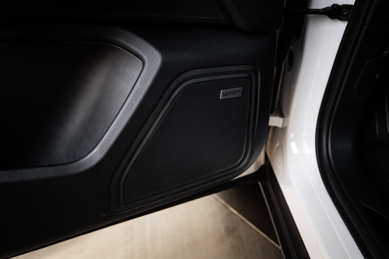 Certified 2024 Porsche Macan Turbo AWD/4WD image 21