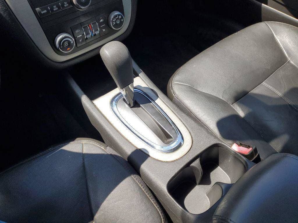 Used 2008 Chevrolet Impala LT w/ Luxury Edition Package FWD image 16