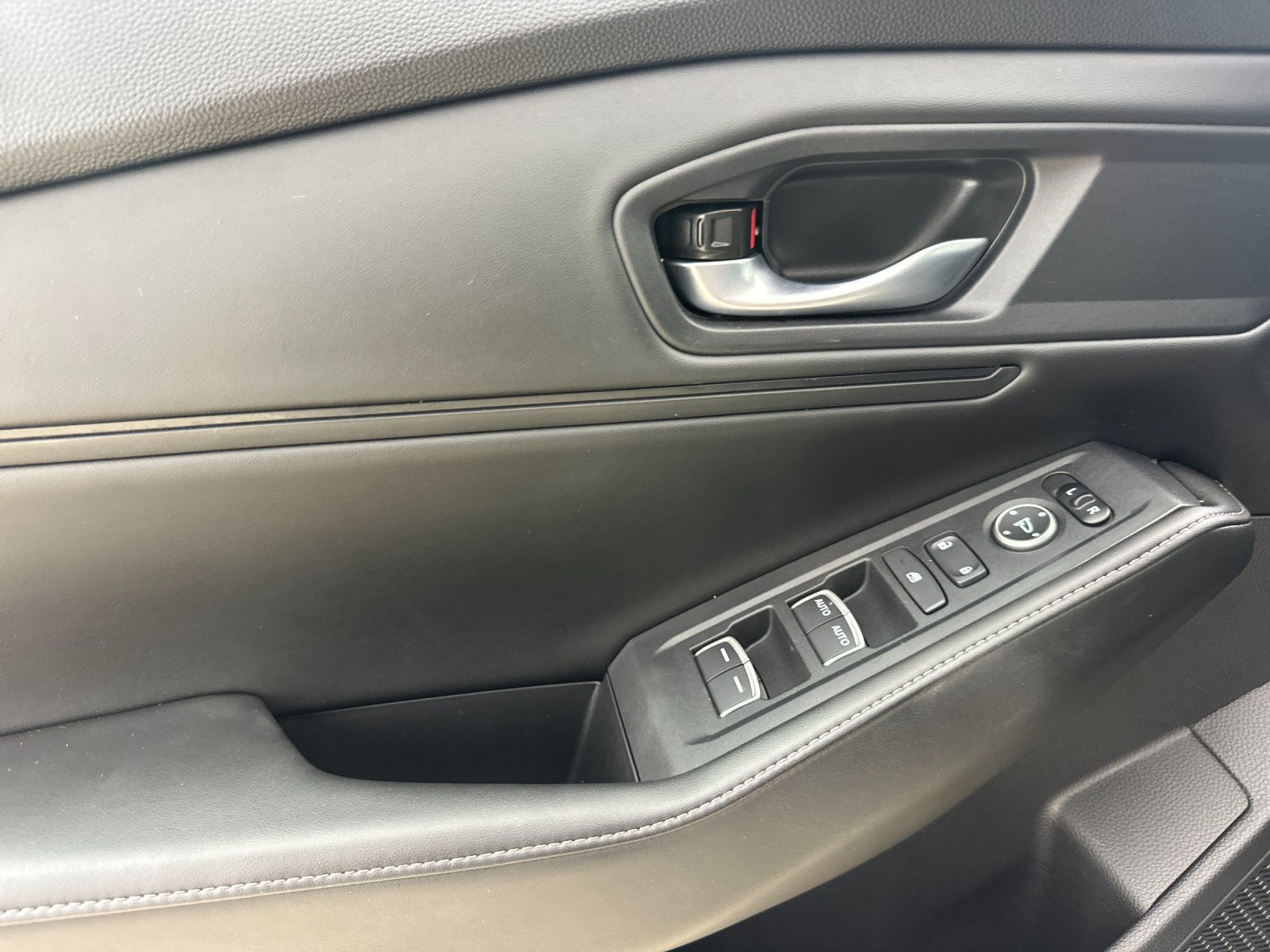 Used 2024 Honda Accord Sport image 11