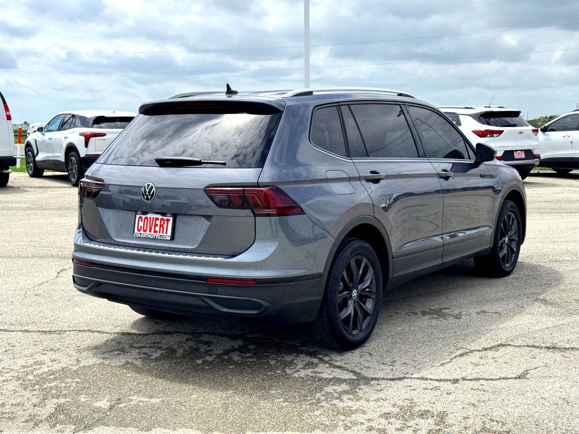Used 2024 Volkswagen Tiguan SE FWD image 6