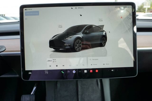 Used 2025 Tesla Model Y Long Range image 18