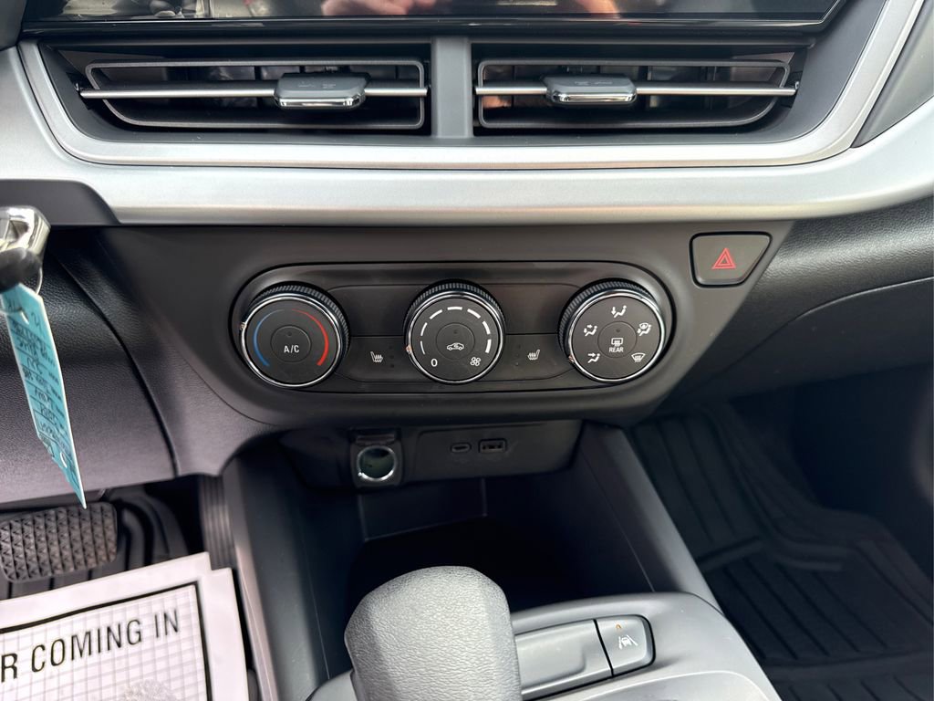 Used 2024 Chevrolet Trax RS w/ Driver Confidence Package image 30