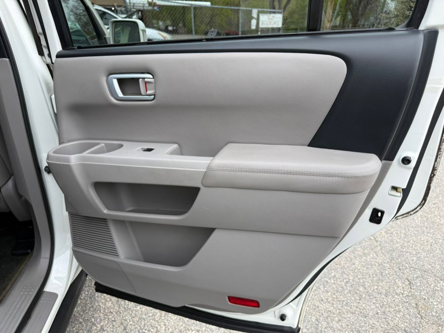 Used 2015 Honda Pilot Touring image 25