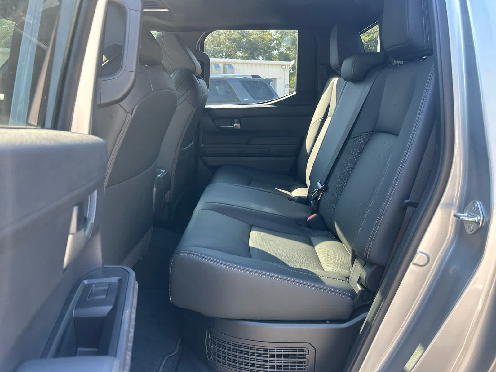 Used 2025 Toyota Tacoma Limited AWD/4WD image 8