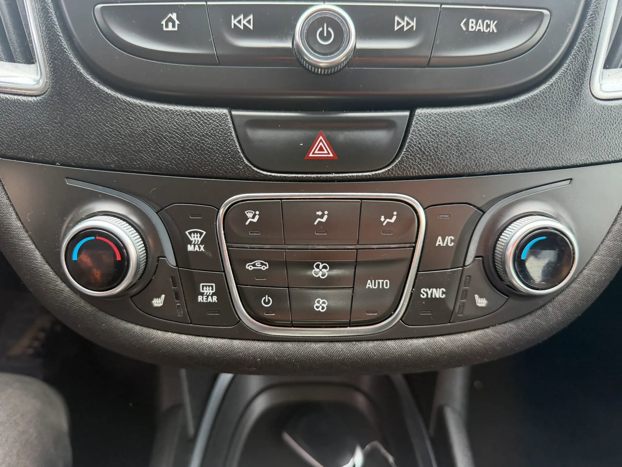 Used 2019 Chevrolet Malibu LT FWD image 19