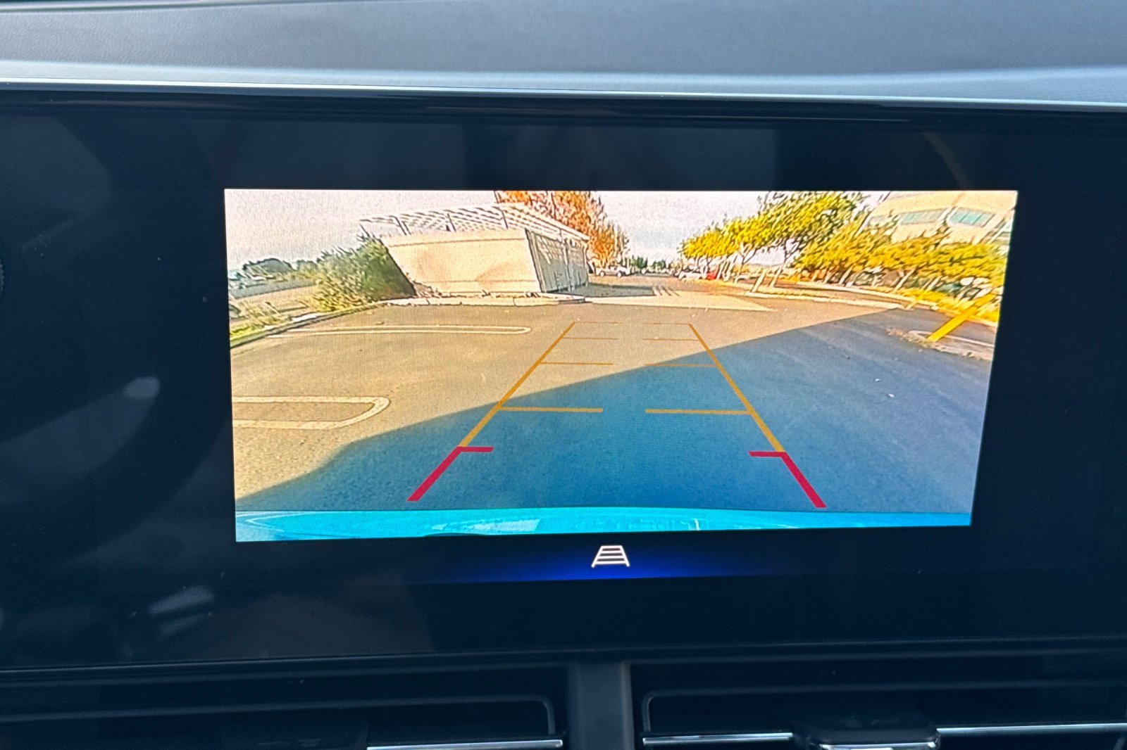 Used 2025 Chevrolet Trax ACTIV w/ Sunroof Package image 27