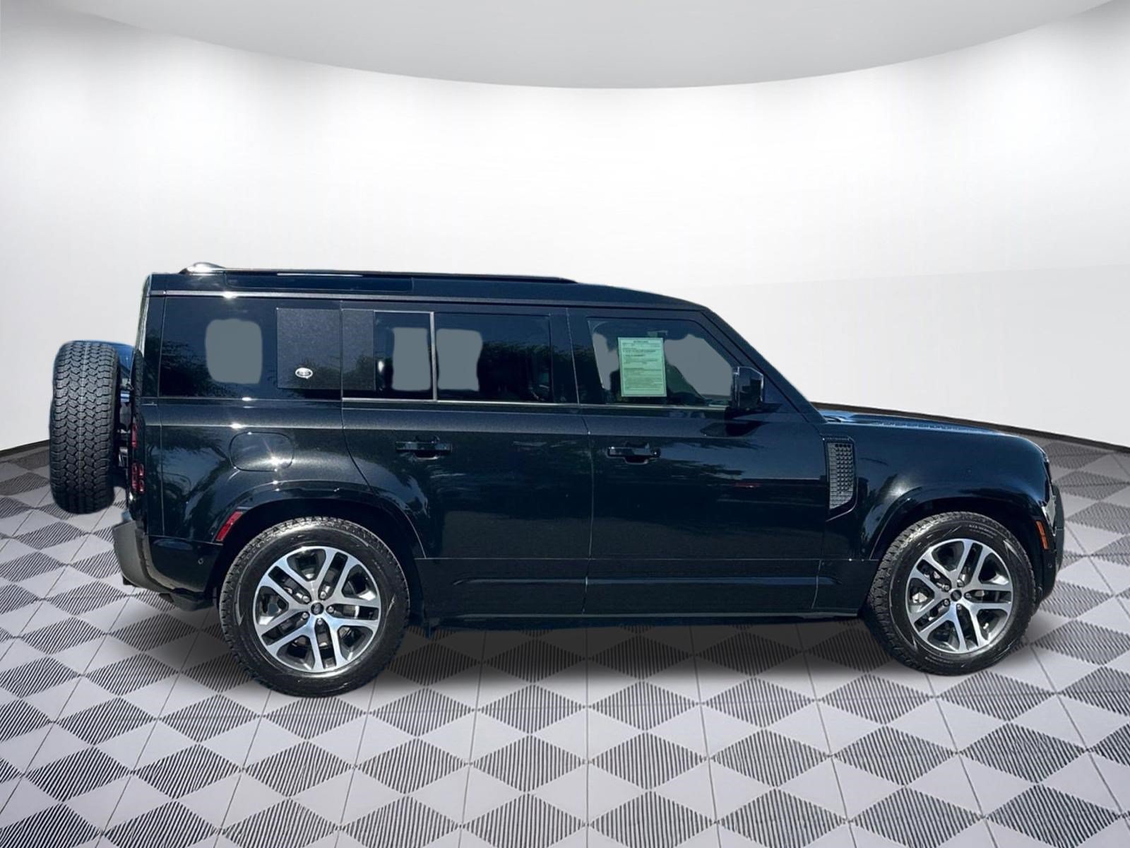 Certified 2022 Land Rover Defender 110 X-Dynamic HSE AWD/4WD image 8