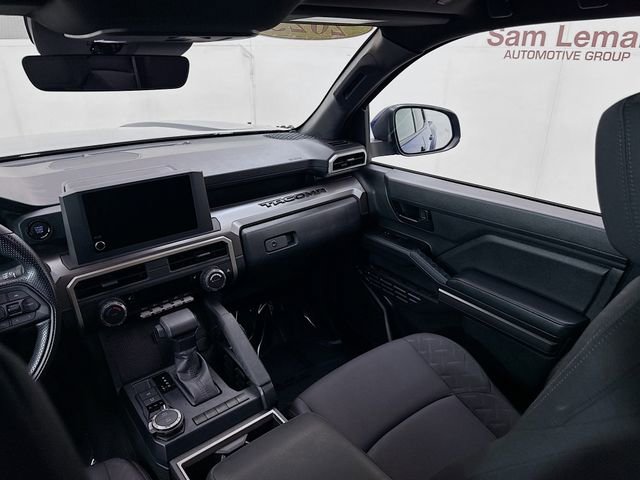 Used 2025 Toyota Tacoma SR5 AWD/4WD image 23
