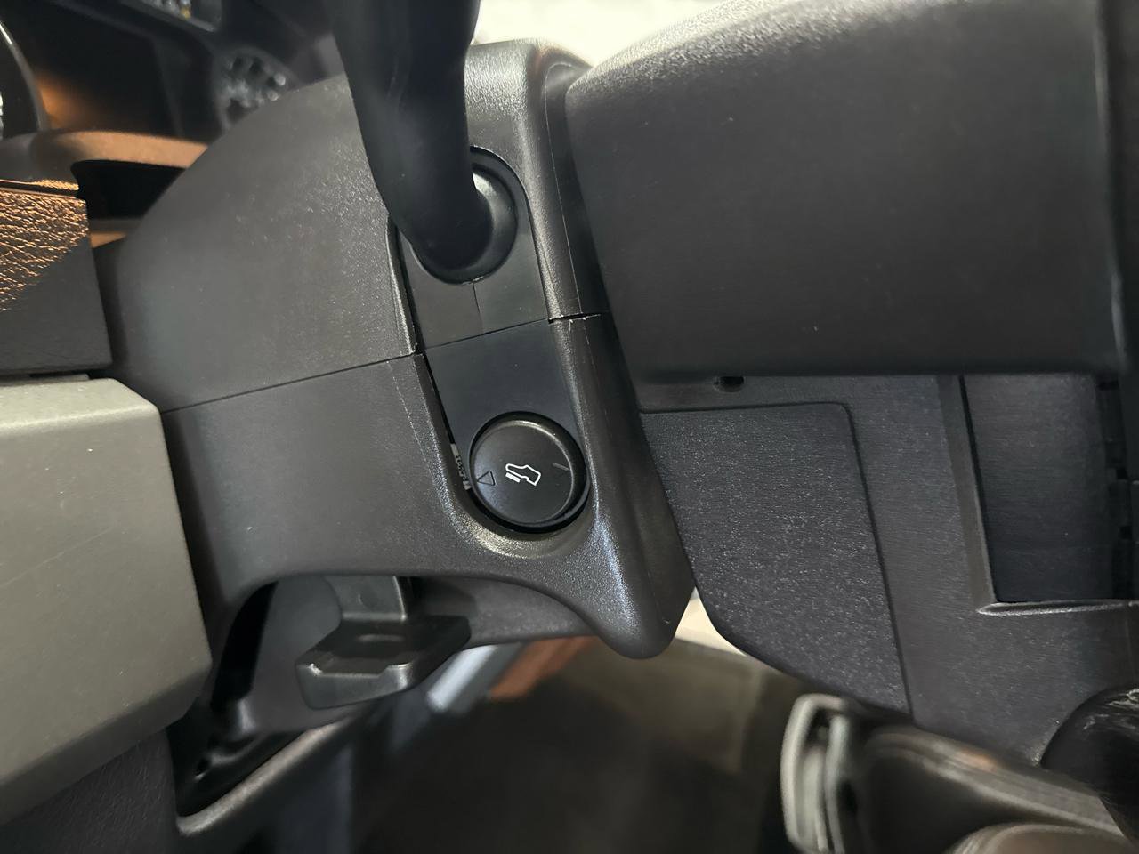 Used 2013 Ford F150 Lariat w/ Mid Equipment Group image 13