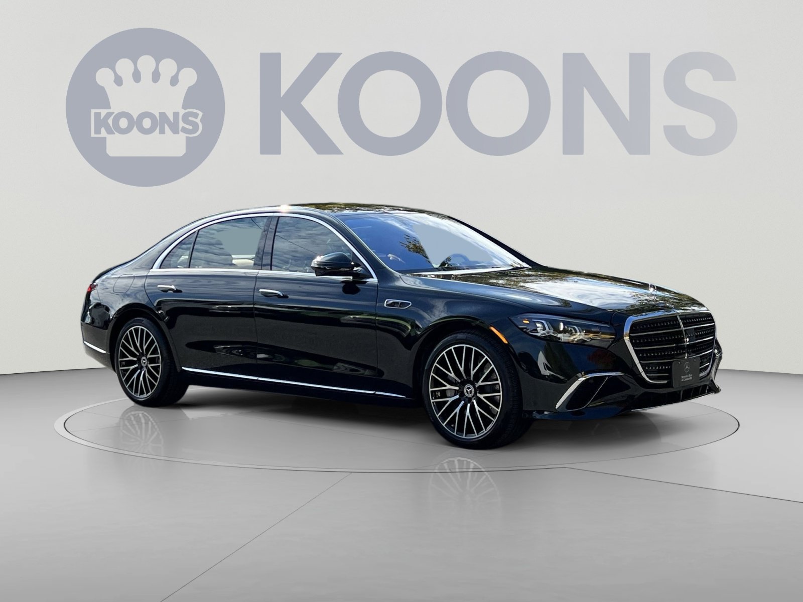 Used 2027 Mercedes-Benz S 500 4MATIC image 2