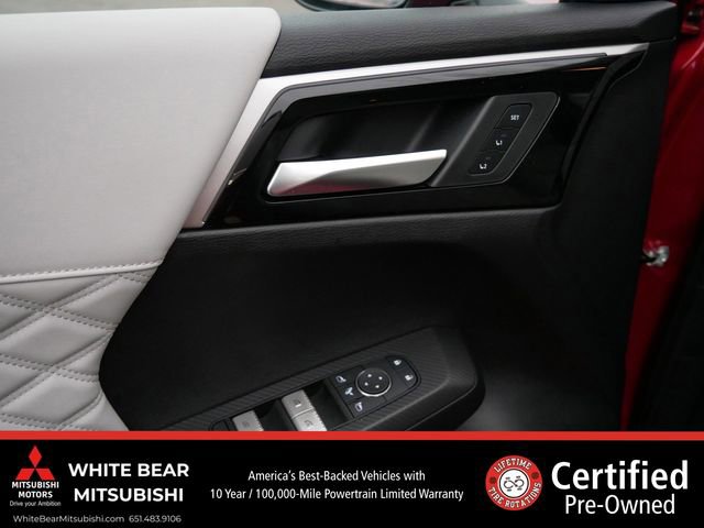 Used 2025 Mitsubishi Outlander SEL AWD/4WD image 16