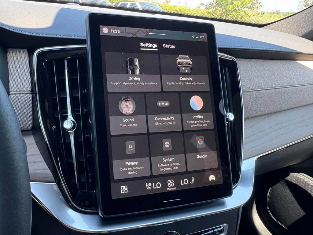 Certified 2025 Volvo XC90 B5 Plus AWD/4WD image 19