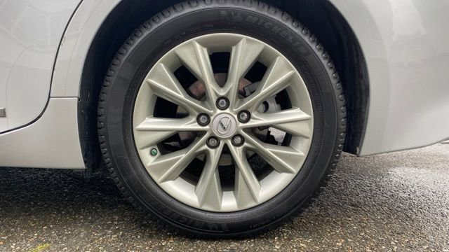 Used 2015 Lexus ES 300h image 9