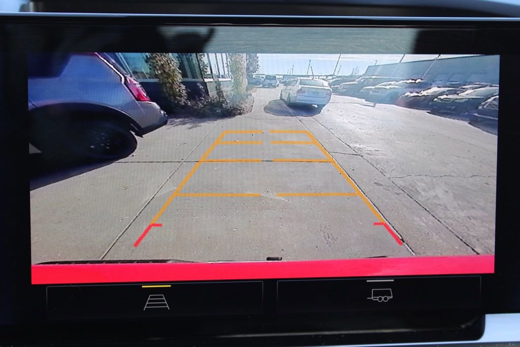 Used 2023 Chevrolet Silverado 1500 LT image 38