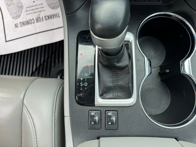 Used 2019 Toyota Highlander XLE image 18
