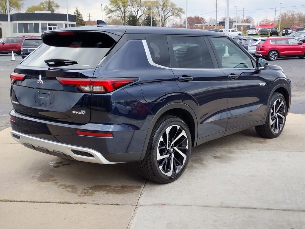 New 2025 Mitsubishi Outlander SE image 15