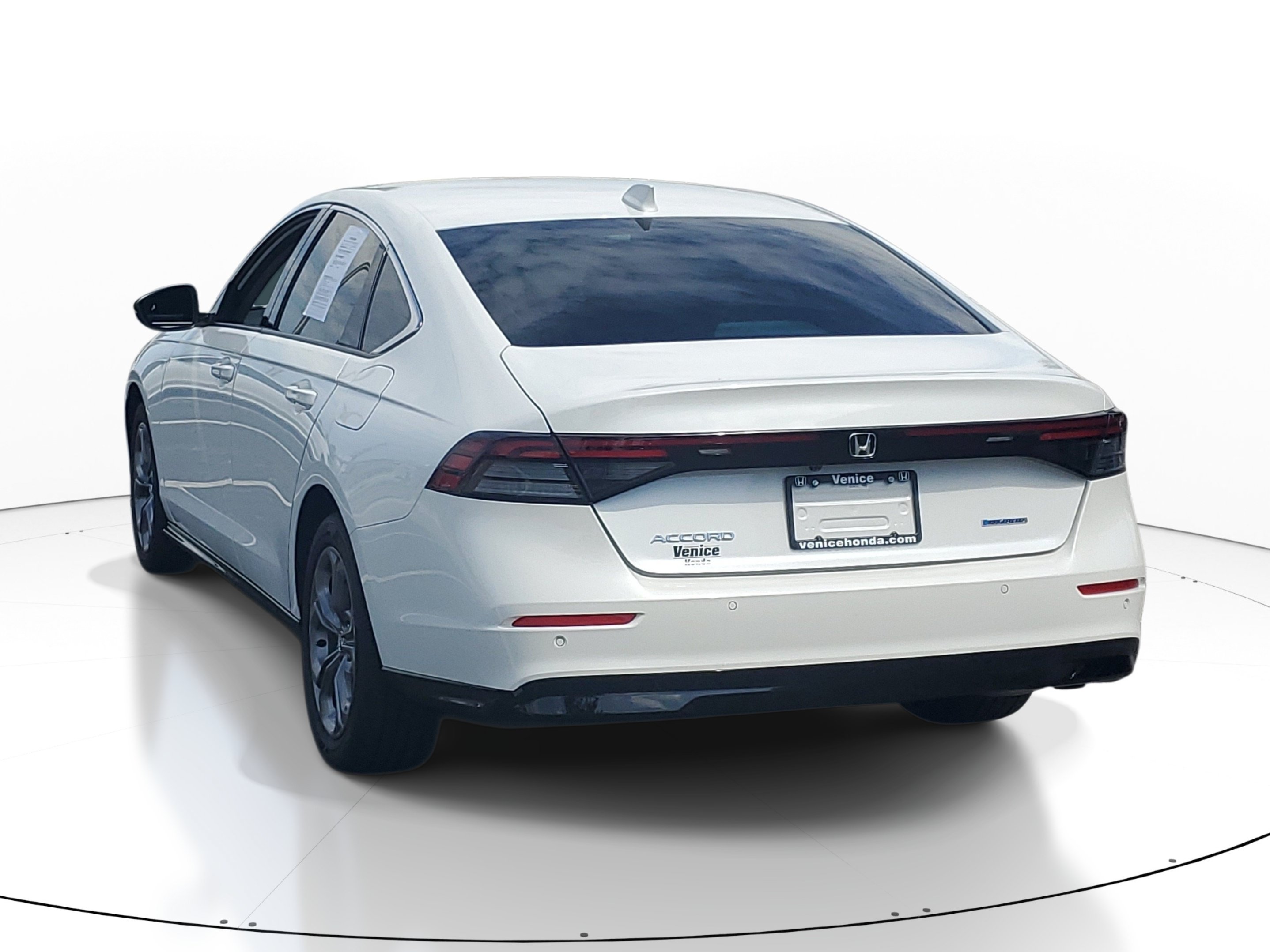 Used 2024 Honda Accord EX-L image 4