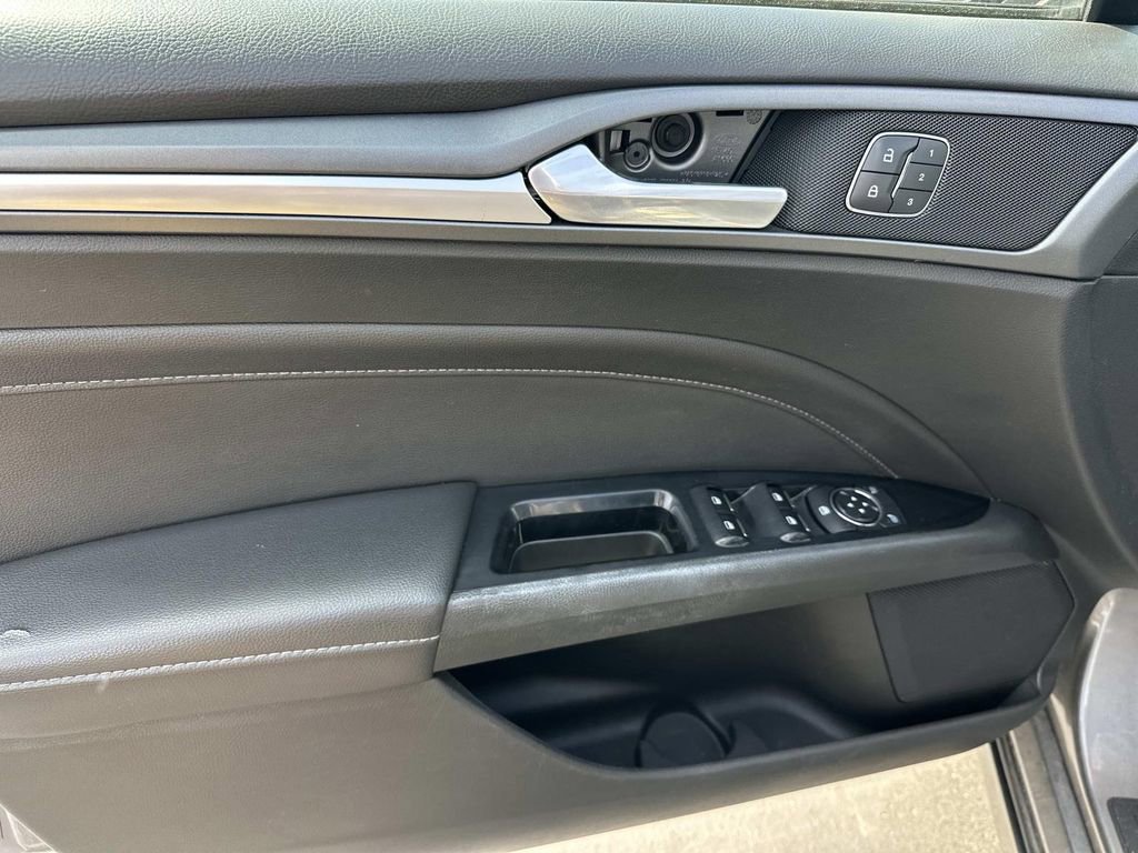 Used 2013 Ford Fusion Titanium FWD image 15