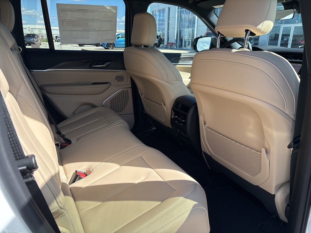 New 2026 Jeep Grand Cherokee Limited image 13