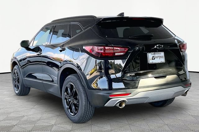 Used 2023 Chevrolet Blazer LT w/ Convenience Package FWD image 4