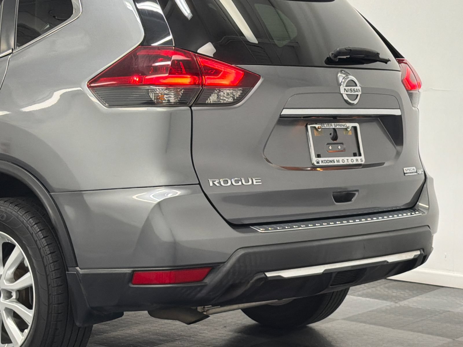 Used 2020 Nissan Rogue S w/ Special Edition Package AWD/4WD image 7