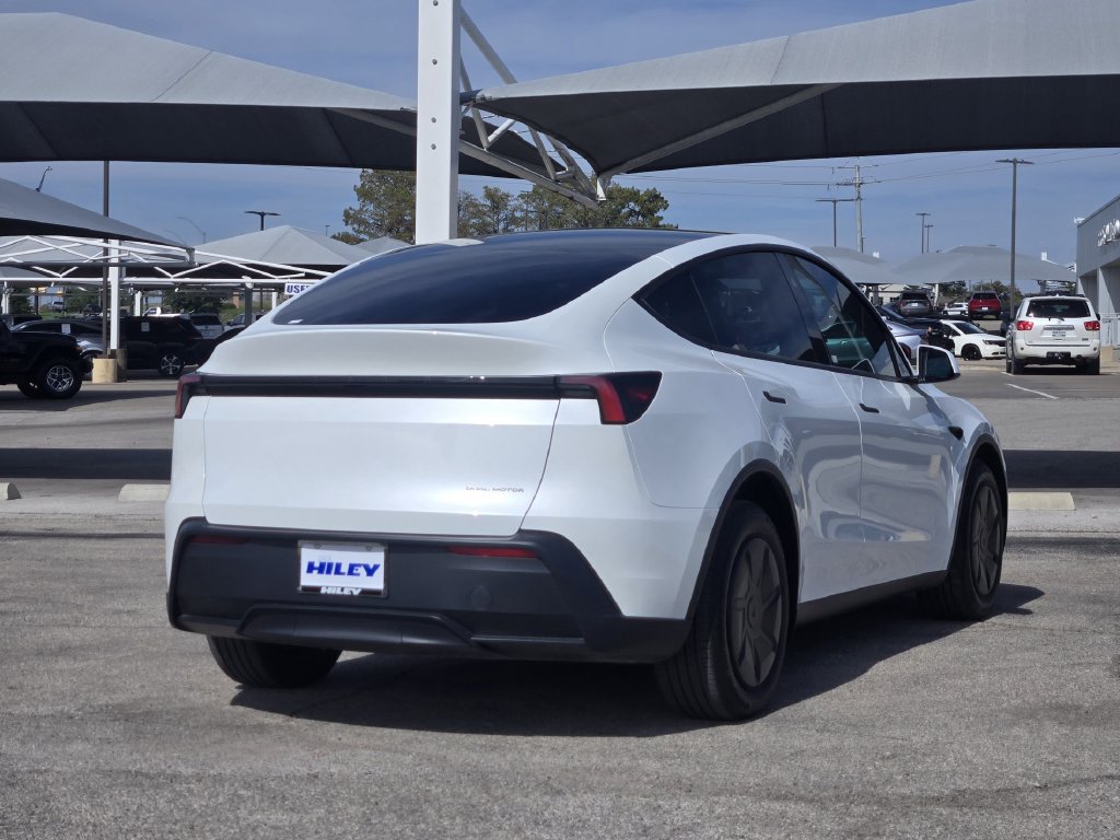 Used 2026 Tesla Model Y AWD image 7