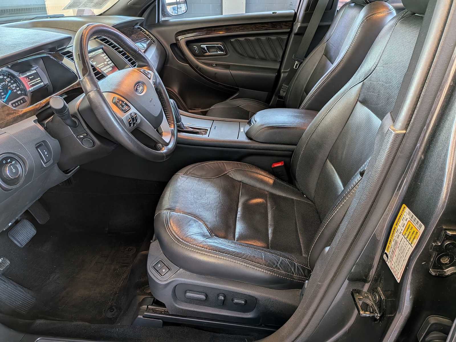 Used 2015 Ford Taurus Limited FWD image 15