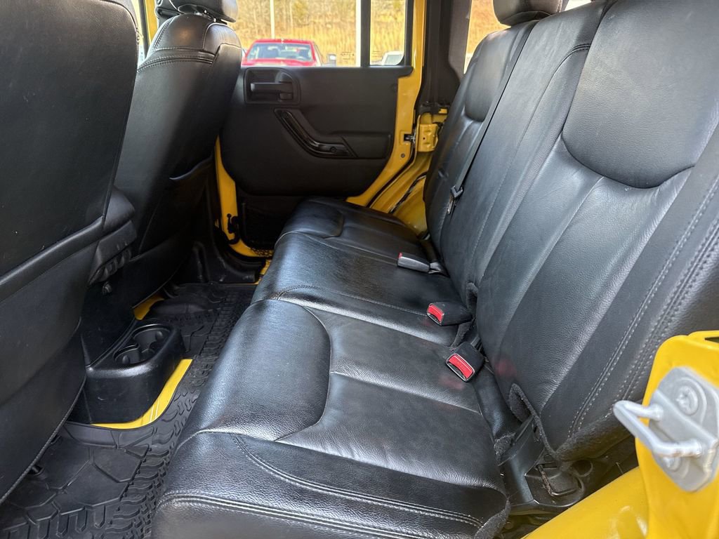 Used 2015 Jeep Wrangler Unlimited Sahara image 22