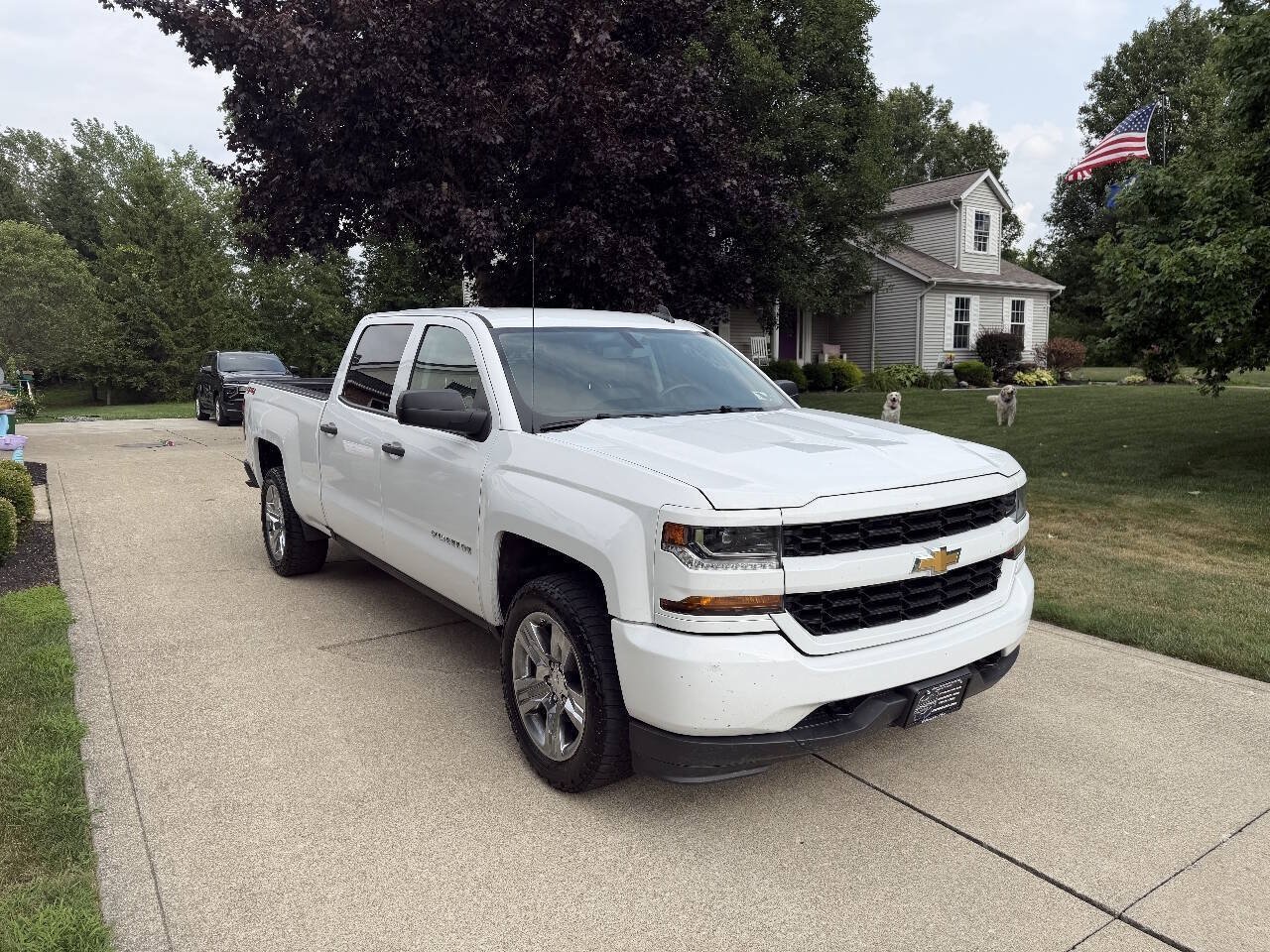 Used 2018 Chevrolet Silverado 1500 Custom w/ Custom Value Package AWD/4WD image 6