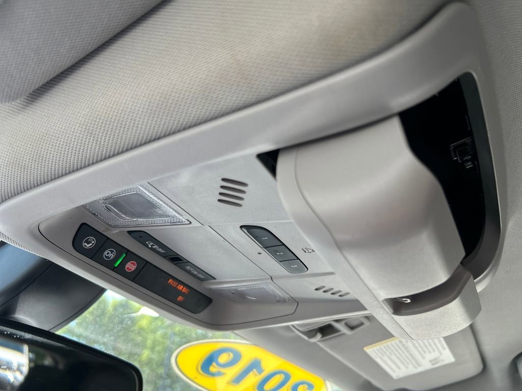 Used 2019 Chevrolet Equinox LT FWD image 31