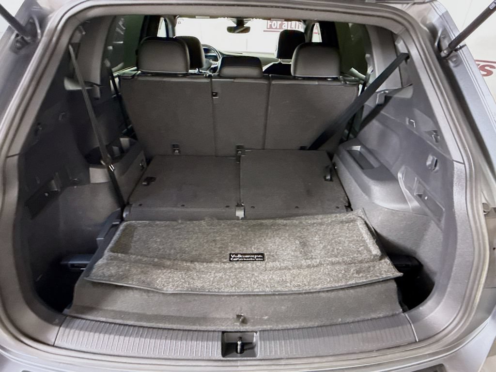 Used 2023 Volkswagen Tiguan SE R-Line FWD image 27