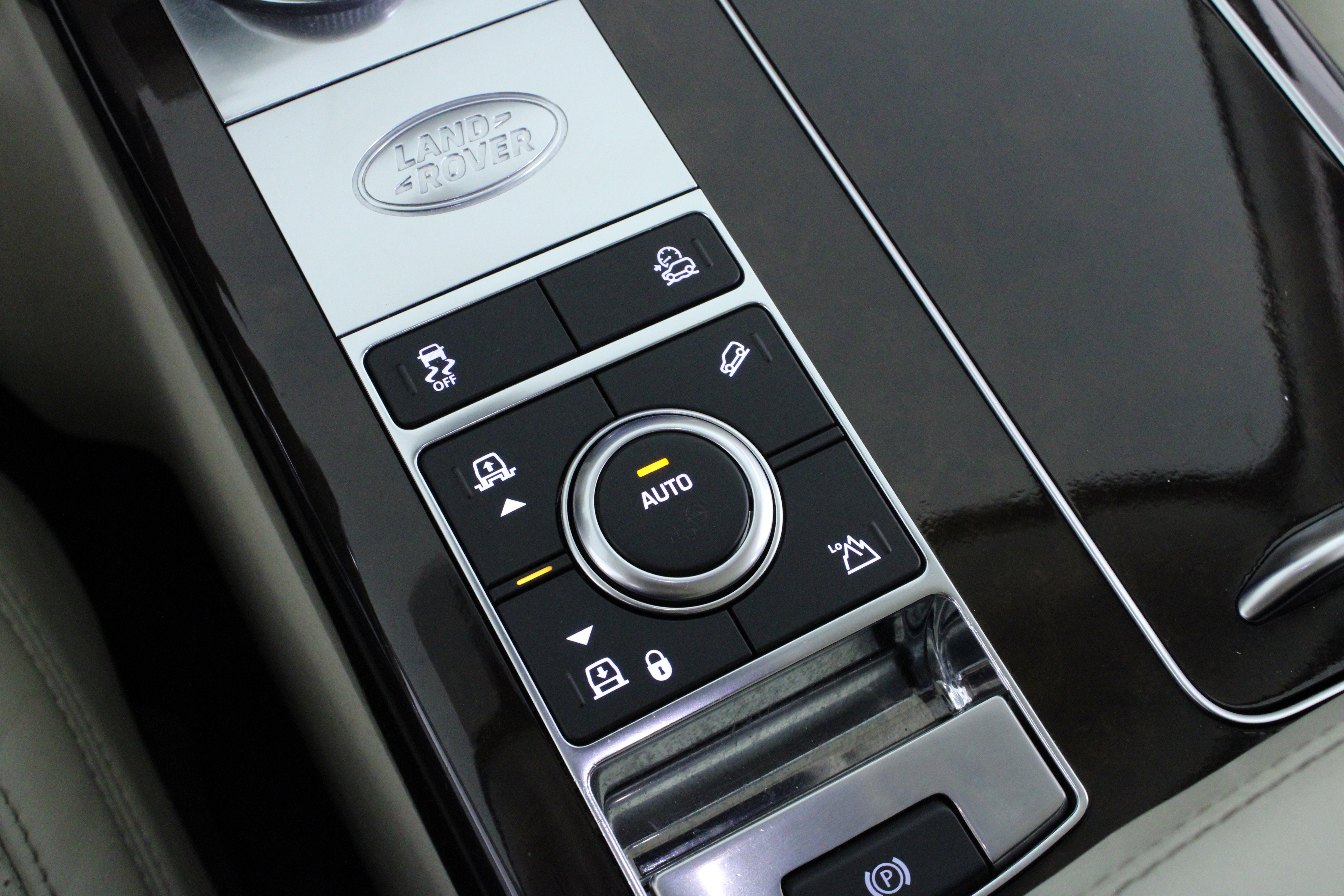 Used 2019 Land Rover Range Rover HSE image 34