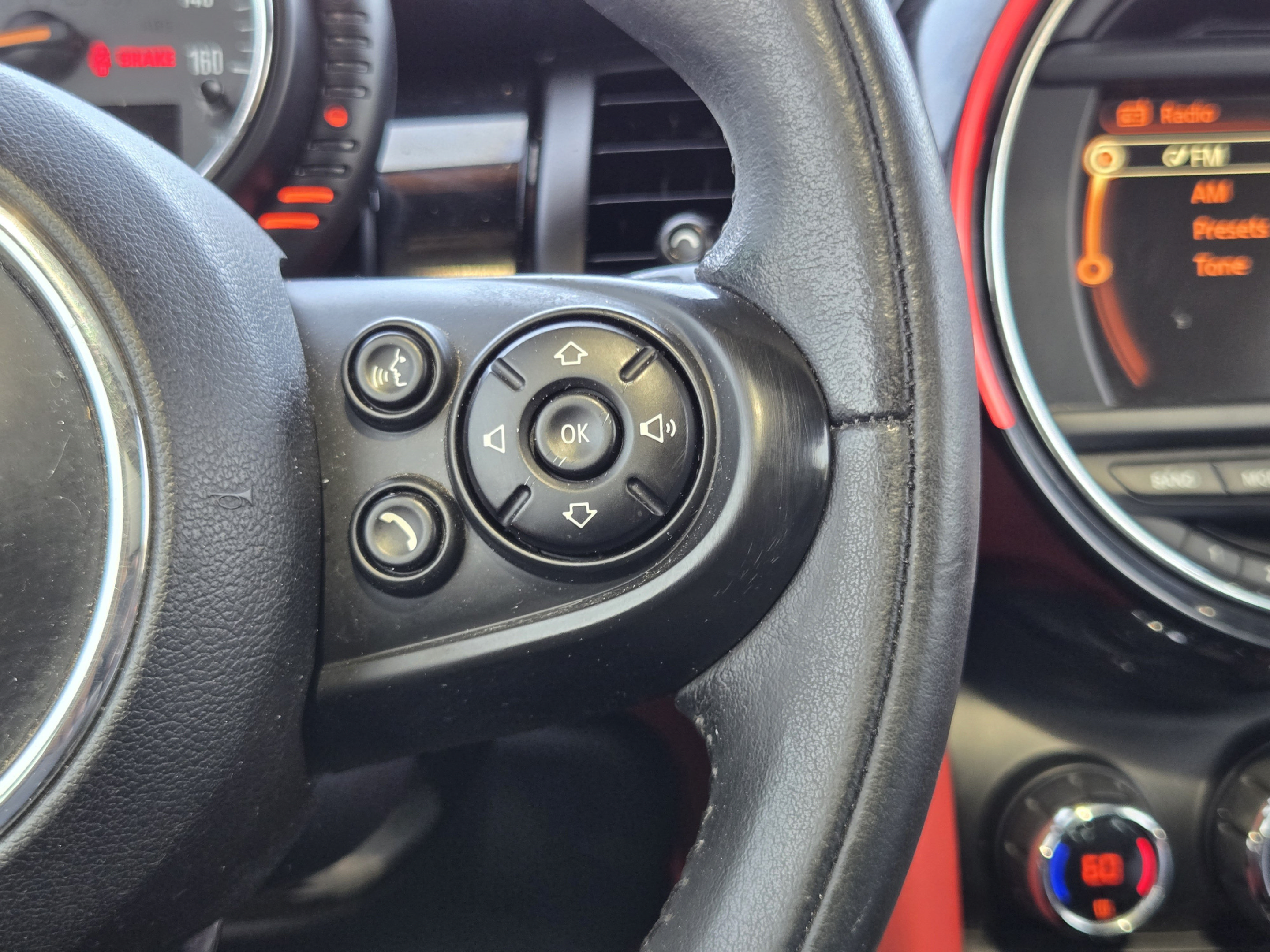 Used 2015 MINI Cooper 2-Door Hardtop FWD image 24