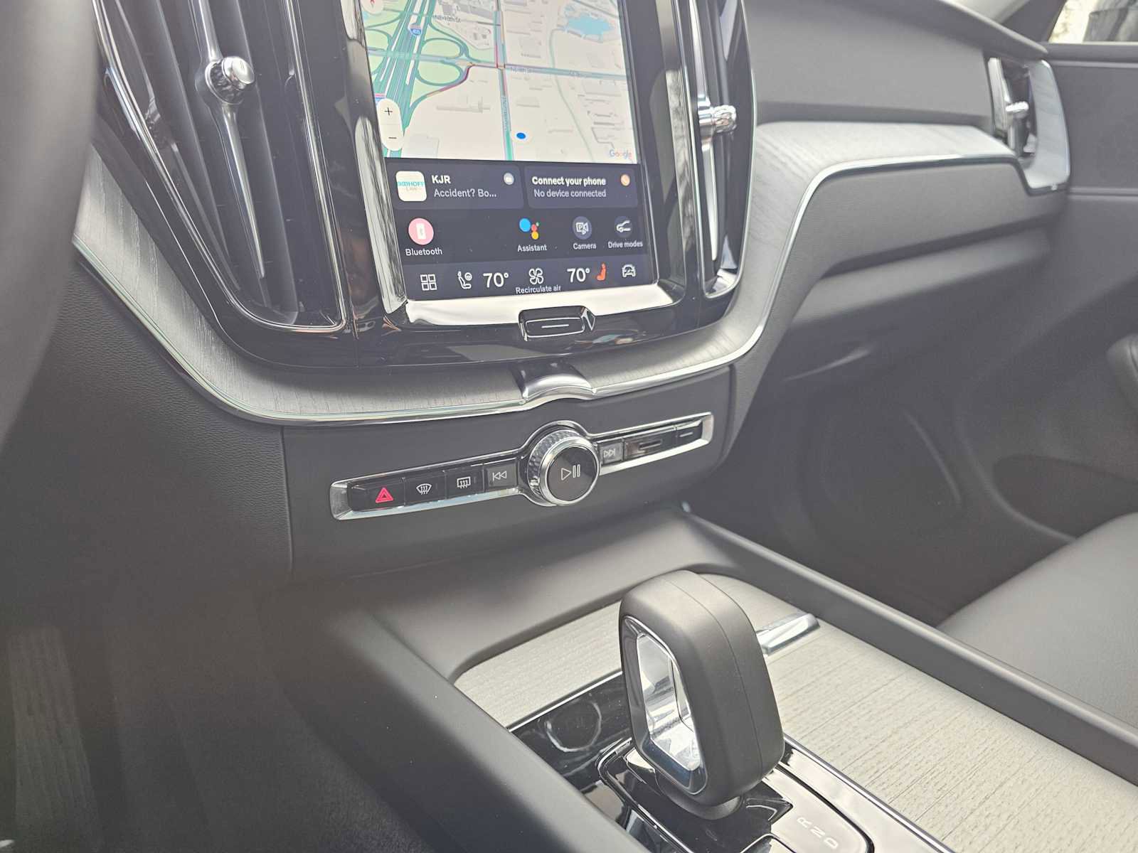 Certified 2025 Volvo XC60 B5 Plus image 28