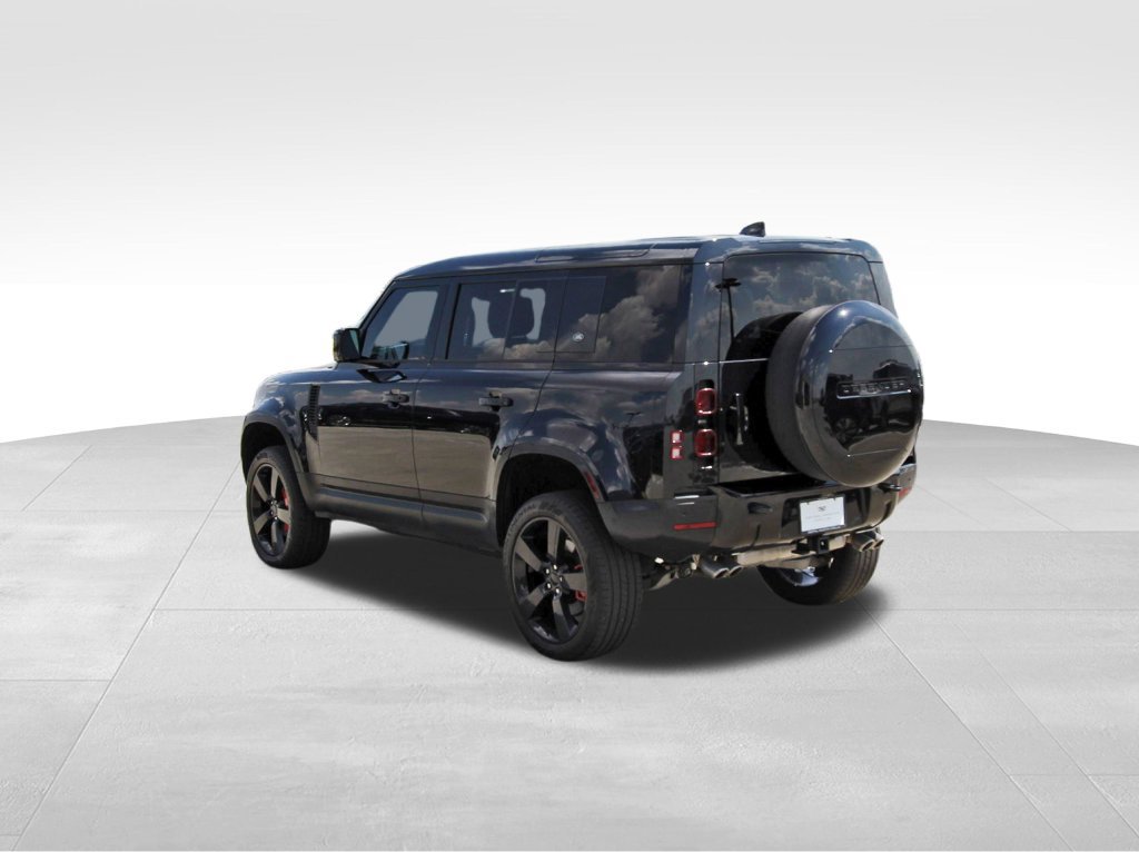Used 2024 Land Rover Defender 110 SE AWD/4WD image 3