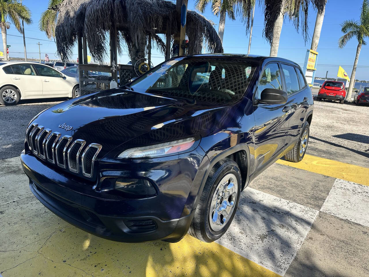 Used 2015 Jeep Cherokee Sport image 1
