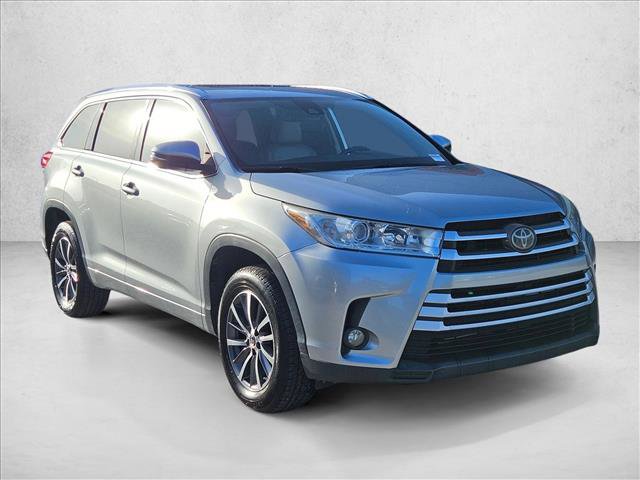 Used 2018 Toyota Highlander XLE FWD image 3