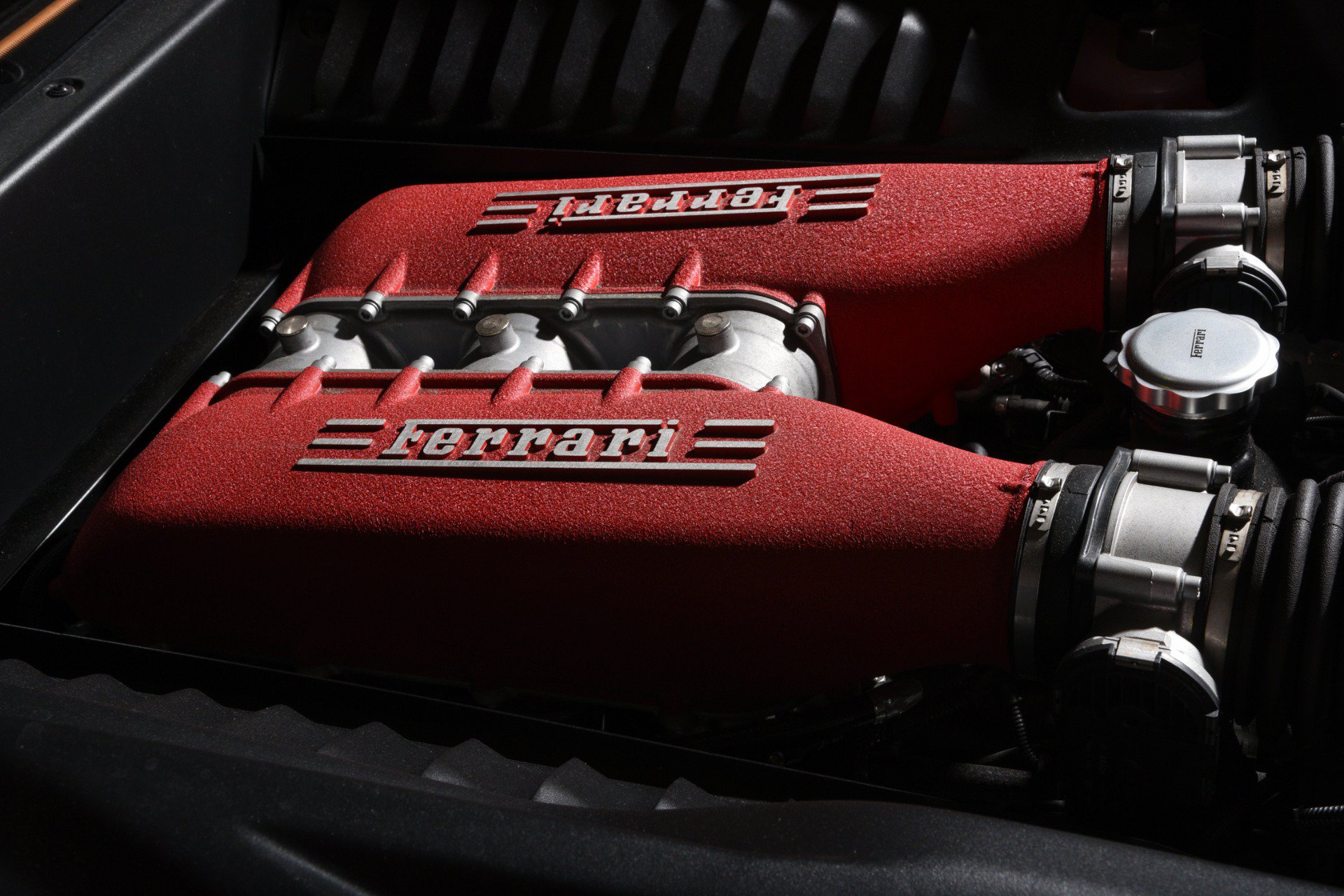 Used 2015 Ferrari 458 Italia Coupe RWD image 13