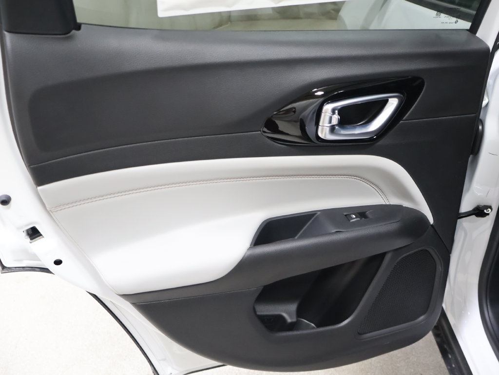 New 2026 Jeep Compass Limited AWD/4WD image 12