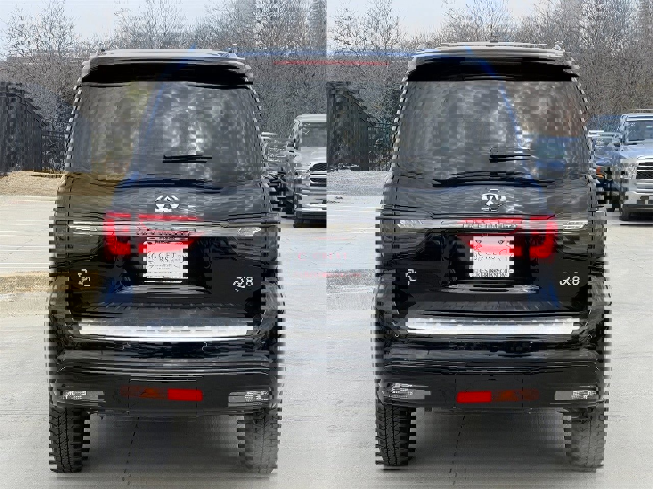 Used 2023 INFINITI QX80 Premium Select w/ All-Season Package image 5